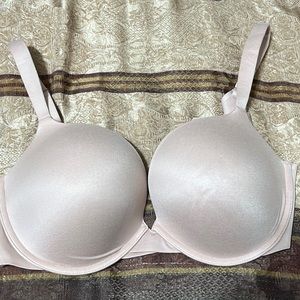 Spanx Pillow Cup bra, 38D, brand new, no tags, no pets, non smoking home.